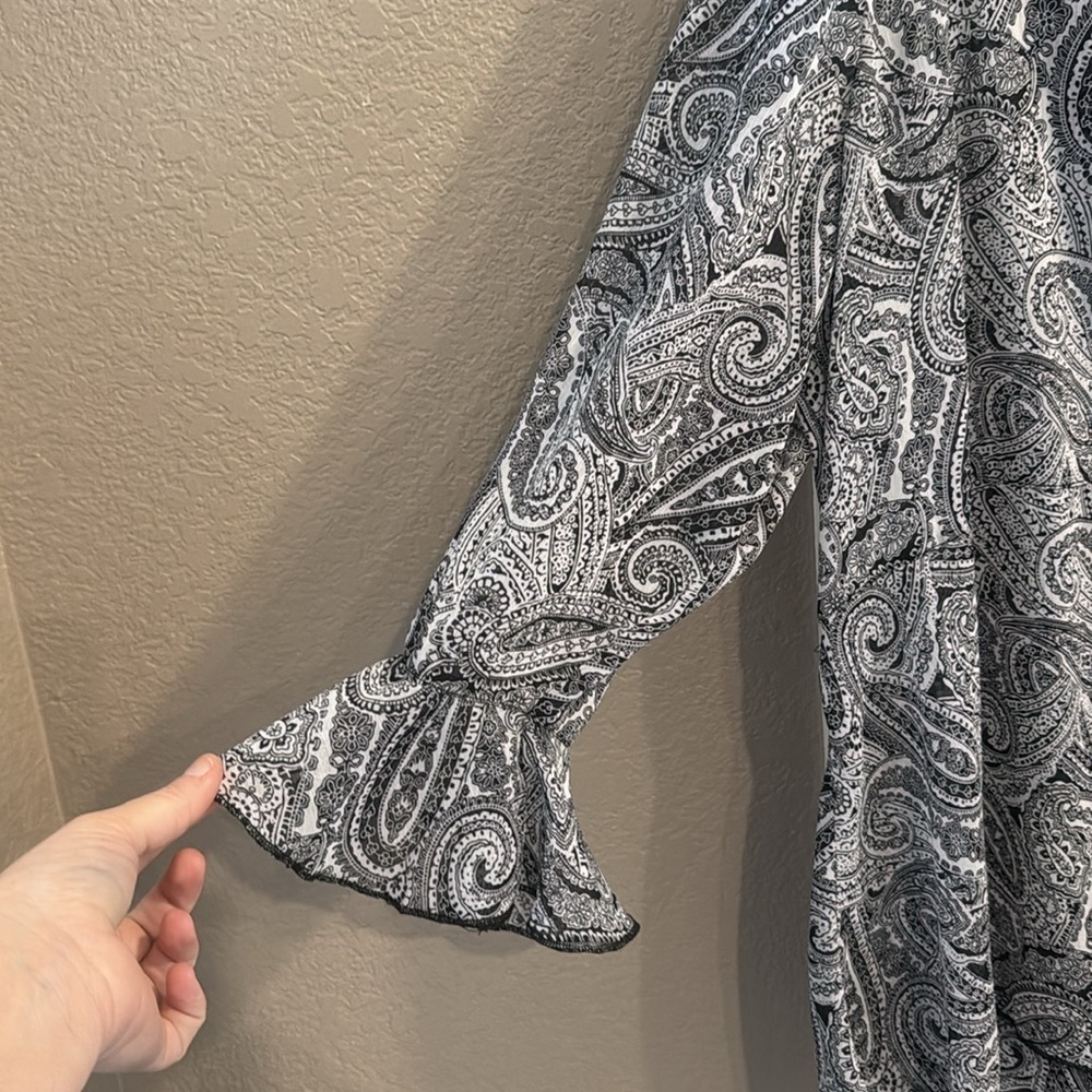 NorthStyle Women's Button-Up Shirt - Black and White Paisley - Picture 3 of 4